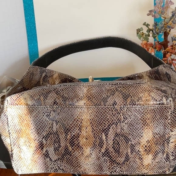 EUC Dooney and Bourke Shoulder Bag - Picture 5 of 12